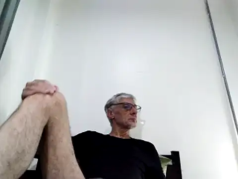 Snapshot of BIGUNCUTHARDCOCK chatting on 6, 3, 2025 BIGUNCUTHARDCOCK online show from 6, 3, 2025