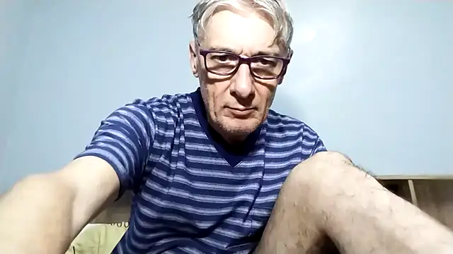 Snapshot of BIGUNCUTHARDCOCK chatting on 12, 9, 2025 BIGUNCUTHARDCOCK online show from 12, 9, 2025