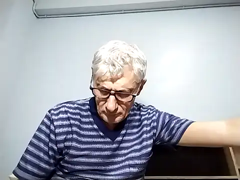 Snapshot of BIGUNCUTHARDCOCK chatting on 13, 9, 2025 BIGUNCUTHARDCOCK online show from 13, 9, 2025