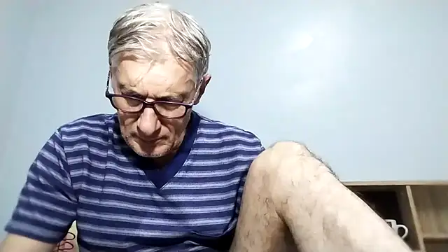 Snapshot of BIGUNCUTHARDCOCK chatting on 20, 9, 2025 BIGUNCUTHARDCOCK online show from 20, 9, 2025