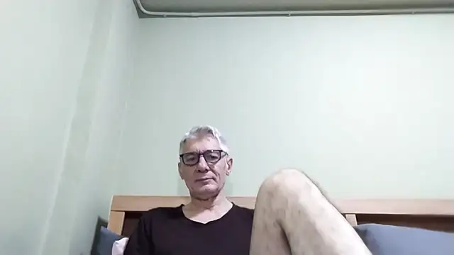 Snapshot of BIGUNCUTHARDCOCK chatting on 8, 10, 2025 BIGUNCUTHARDCOCK online show from 8, 10, 2025