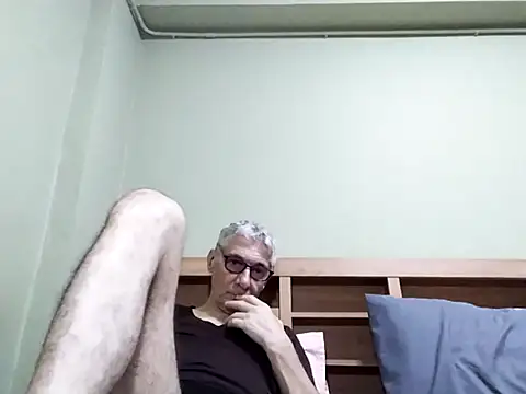 Snapshot of BIGUNCUTHARDCOCK chatting on 8, 10, 2025 BIGUNCUTHARDCOCK online show from 8, 10, 2025