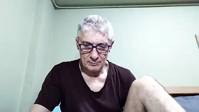 Snapshot of BIGUNCUTHARDCOCK chatting on 19, 10, 2025 BIGUNCUTHARDCOCK online show from 19, 10, 2025