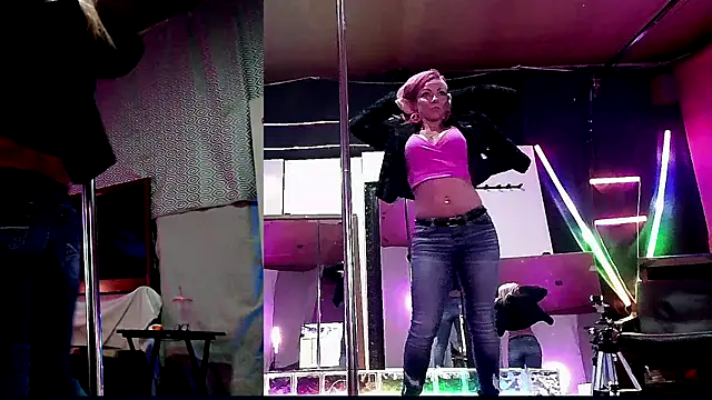 Snapshot of MadisonMarie chatting on 22, 12, 2024 MadisonMarie online show from 22, 12, 2024