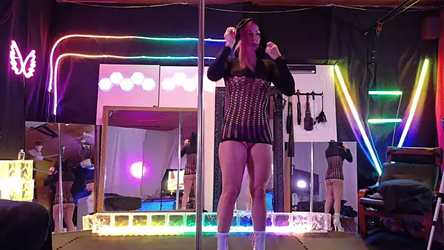 Snapshot of MadisonMarie chatting on 18, 1, 2025 MadisonMarie online show from 18, 1, 2025