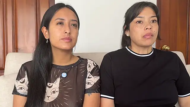 Snapshot of 2SummerLove1 chatting on 27, 10, 2025 2SummerLove1 online show from 27, 10, 2025