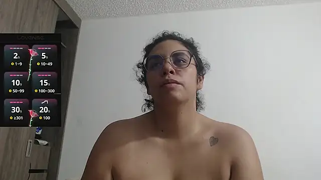 Snapshot of Anne_purple chatting on 13, 11, 2025 Anne purple online show from 13, 11, 2025