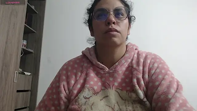 Snapshot of Anne_purple chatting on 18, 11, 2025 Anne purple online show from 18, 11, 2025