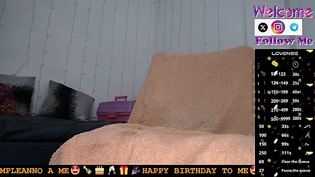 SofiaMadisson online show from 4, 2, 2025