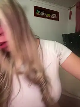 CristalGmez online show from 18, 12, 2025