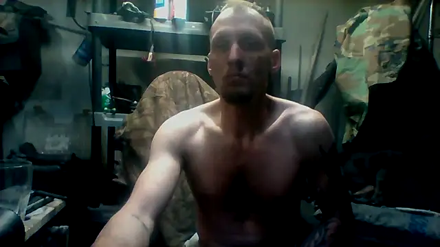 Snapshot of Aaronbp chatting on 16, 11, 2025 Aaronbp online show from 16, 11, 2025