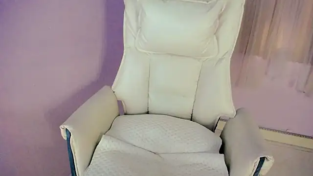   18Angel   online show from 28, 10, 2025