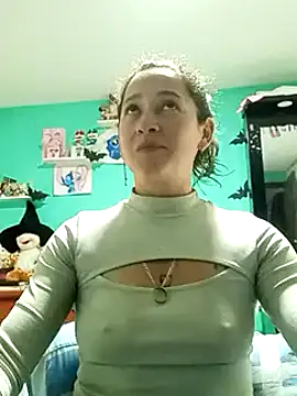 Snapshot of emilypoppy3 chatting on 4, 3, 2025 emilypoppy3 online show from 4, 3, 2025