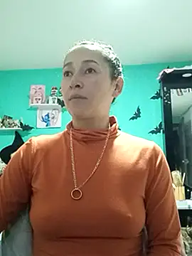 Snapshot of emilypoppy3 chatting on 5, 3, 2025 emilypoppy3 online show from 5, 3, 2025