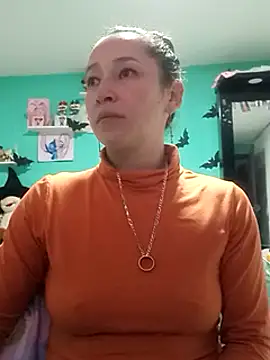 Snapshot of emilypoppy3 chatting on 5, 3, 2025 emilypoppy3 online show from 5, 3, 2025