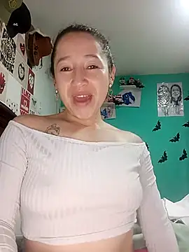 Snapshot of emilypoppy3 chatting on 24, 9, 2025 emilypoppy3 online show from 24, 9, 2025