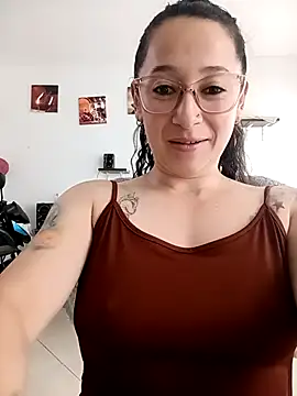 Snapshot of emilypoppy3 chatting on 10, 4, 2026 emilypoppy3 online show from 10, 4, 2026