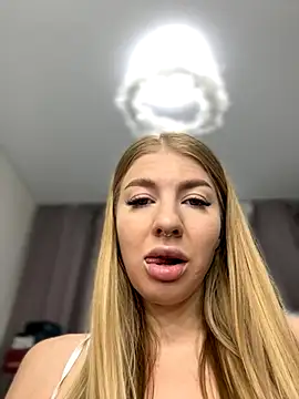 Snapshot of NewLale chatting on 31, 10, 2025 NewLale online show from 31, 10, 2025