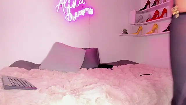 Snapshot of alisiadreams22 chatting on 10, 3, 2025 alisiadreams22 online show from 10, 3, 2025