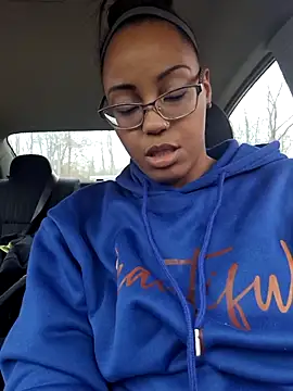 Snapshot of samone9 chatting on 4, 3, 2025 samone9 online show from 4, 3, 2025