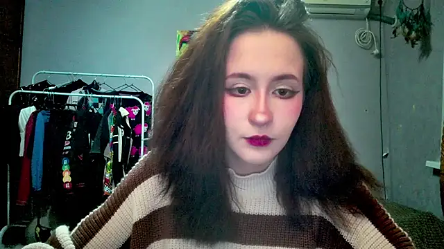 Snapshot of JoannaTompson chatting on 4, 10, 2025 JoannaTompson online show from 4, 10, 2025