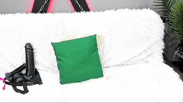 Snapshot of DaisyMun chatting on 26, 2, 2025 DaisyMun online show from 26, 2, 2025