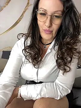 Snapshot of Katie-n chatting on 15, 6, 2026 Katie-n online show from 15, 6, 2026