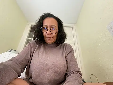 sweeviolet online show from 14, 3, 2025