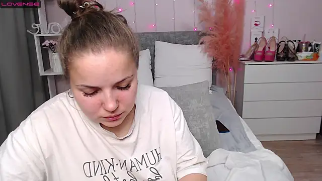 Snapshot of Crazyy_girl_ chatting on 8, 1, 2026 Crazyy girl online show from 8, 1, 2026