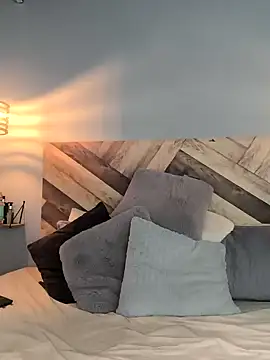 Snapshot of EmmilyBrant chatting on 31, 12, 2024 EmmilyBrant online show from 31, 12, 2024