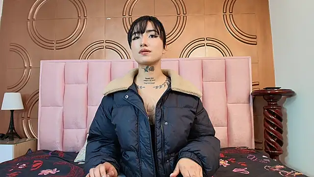 emmily keller19 online show from 19, 9, 2025