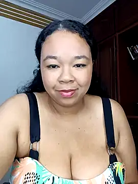 Snapshot of XMara chatting on 13, 1, 2025 XMara online show from 13, 1, 2025