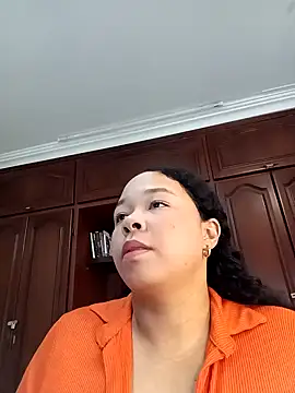 Snapshot of XMara chatting on 28, 1, 2025 XMara online show from 28, 1, 2025
