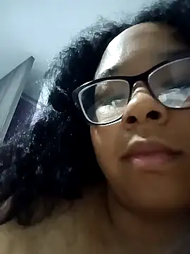 Snapshot of XMara chatting on 2, 2, 2025 XMara online show from 2, 2, 2025