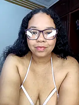 Snapshot of XMara chatting on 13, 2, 2025 XMara online show from 13, 2, 2025