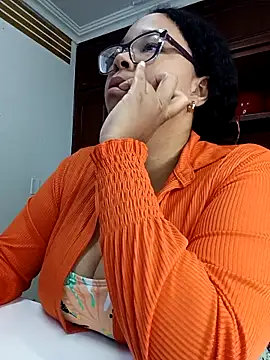 Snapshot of XMara chatting on 17, 2, 2025 XMara online show from 17, 2, 2025