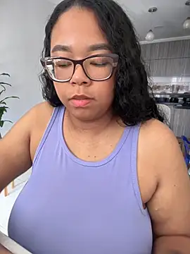 Snapshot of XMara chatting on 25, 9, 2025 XMara online show from 25, 9, 2025