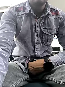 Snapshot of toxicboy121212 chatting on 13, 3, 2025 toxicboy121212 online show from 13, 3, 2025