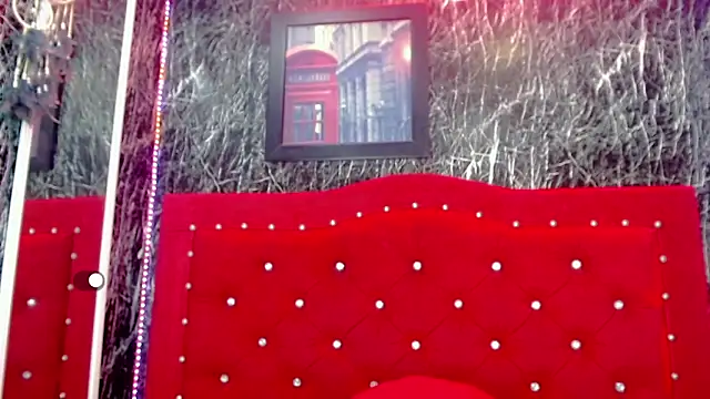 Snapshot of SexyJuliii21 chatting on 23, 12, 2024 SexyJuliii21 online show from 23, 12, 2024