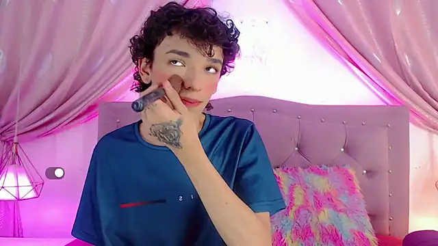 Snapshot of SexyJuliii21 chatting on 2, 2, 2025 SexyJuliii21 online show from 2, 2, 2025