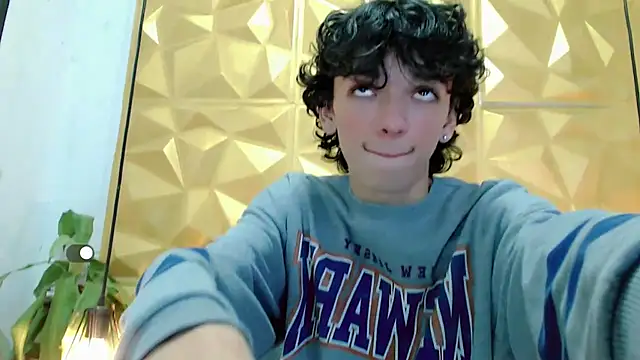 Snapshot of SexyJuliii21 chatting on 13, 2, 2025 SexyJuliii21 online show from 13, 2, 2025