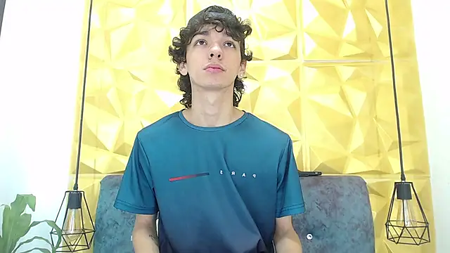 Snapshot of SexyJuliii21 chatting on 3, 3, 2025 SexyJuliii21 online show from 3, 3, 2025