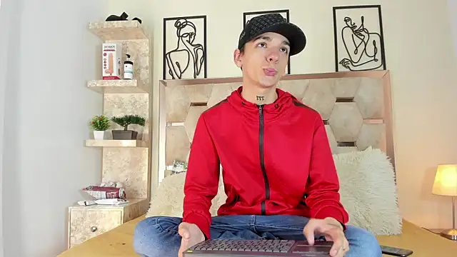 Snapshot of SexyJuliii21 chatting on 19, 9, 2025 SexyJuliii21 online show from 19, 9, 2025