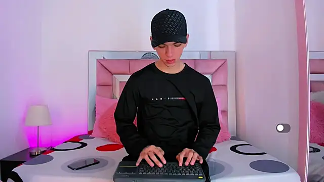 Snapshot of SexyJuliii21 chatting on 27, 9, 2025 SexyJuliii21 online show from 27, 9, 2025