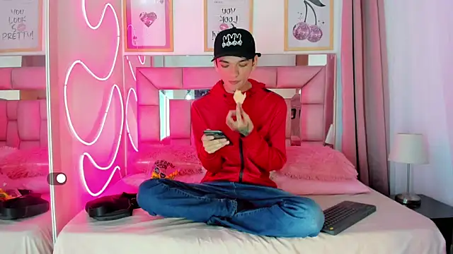 Snapshot of SexyJuliii21 chatting on 11, 10, 2025 SexyJuliii21 online show from 11, 10, 2025