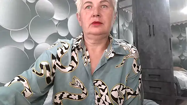 NicoleOlla online show from 5, 10, 2025