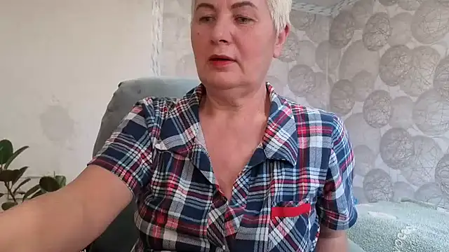 NicoleOlla online show from 10, 11, 2025