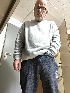 bottomhairy online show from 23, 2, 2026