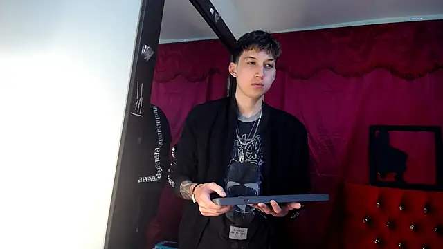  Thomas hot  online show from 19, 3, 2025