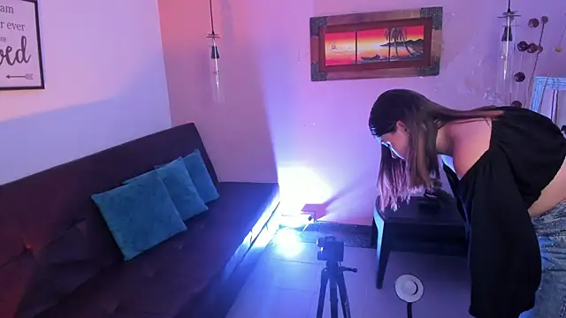 ArianaBaker online show from 11, 11, 2025